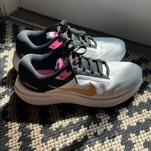 Nike Air Zoom Structure
